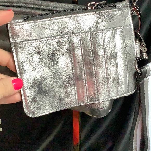 Think Royln Multi Piece Quilted Crossbody with detachable guitar strap - Picture 3 of 7